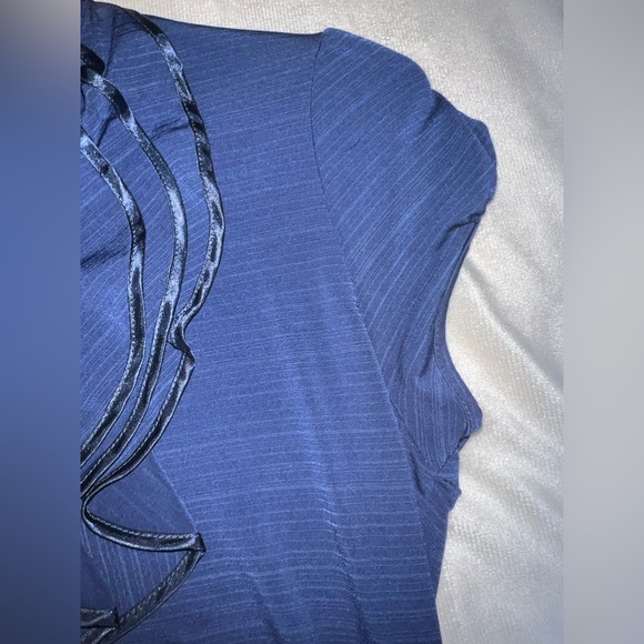 Heart and Soul Navy Blue Blouse… size Large. Smoke and Pet free - Picture 4 of 9